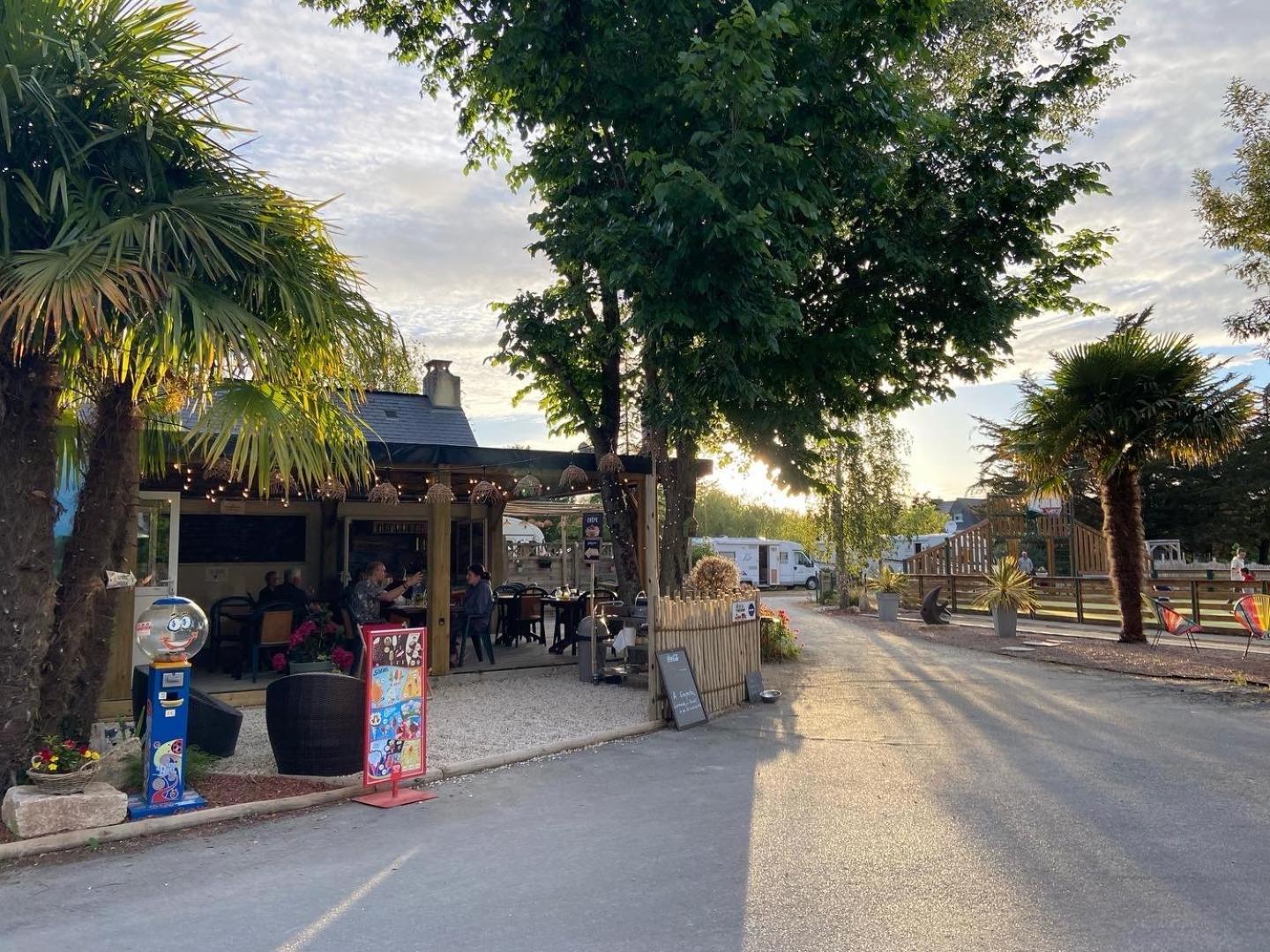 Camping Paradis Le Moulin Des Oies Belz Екстериор снимка