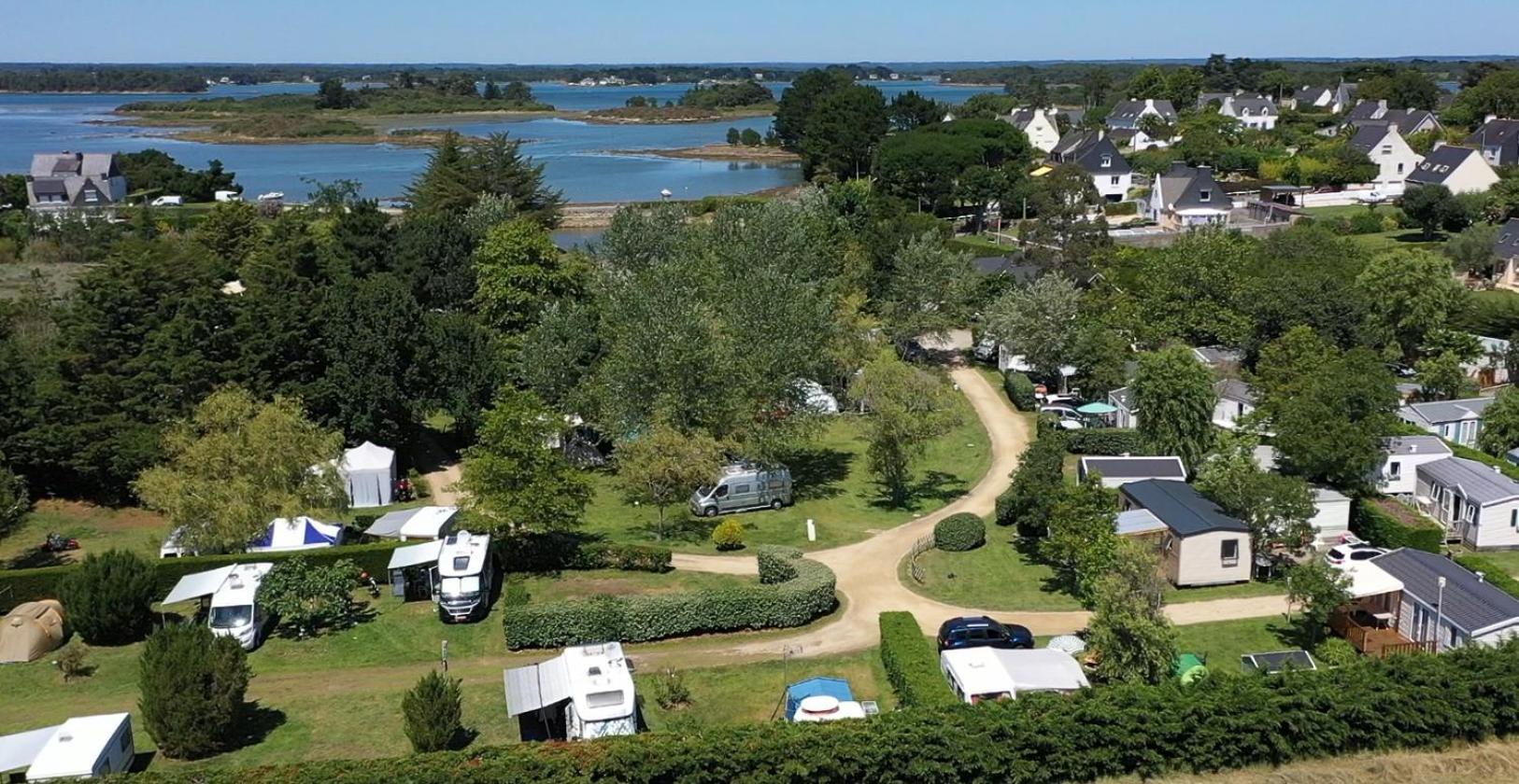 Camping Paradis Le Moulin Des Oies Belz Екстериор снимка